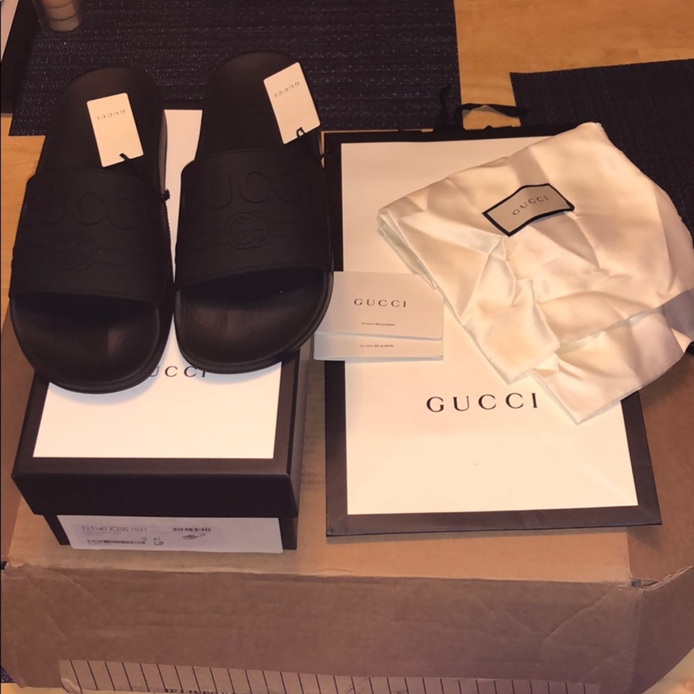 Black Gucci Slides. Men’s size 9 or Women’s 11.